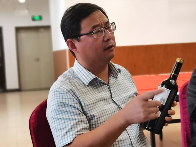 翰墨飘香，酒韵悠长——晟帝雅歌红酒合肥书画名家\